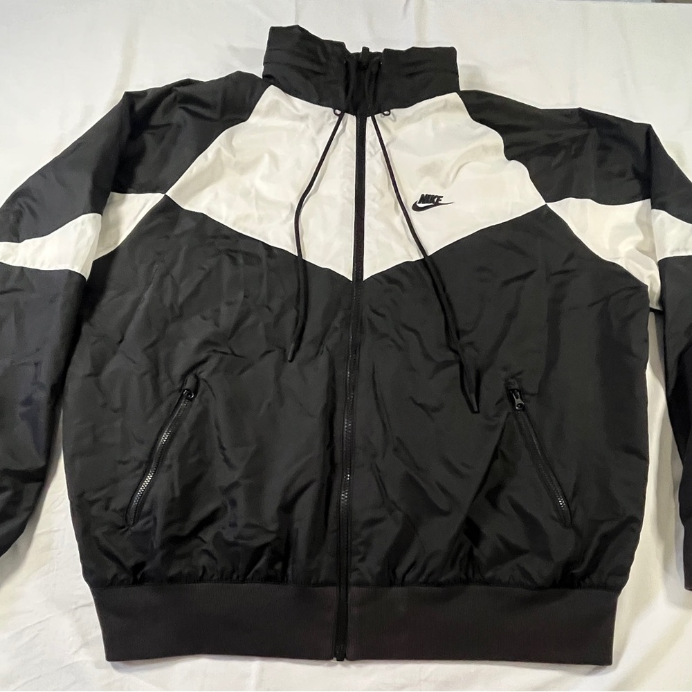 Nike Women's Black and White Ski Jacket